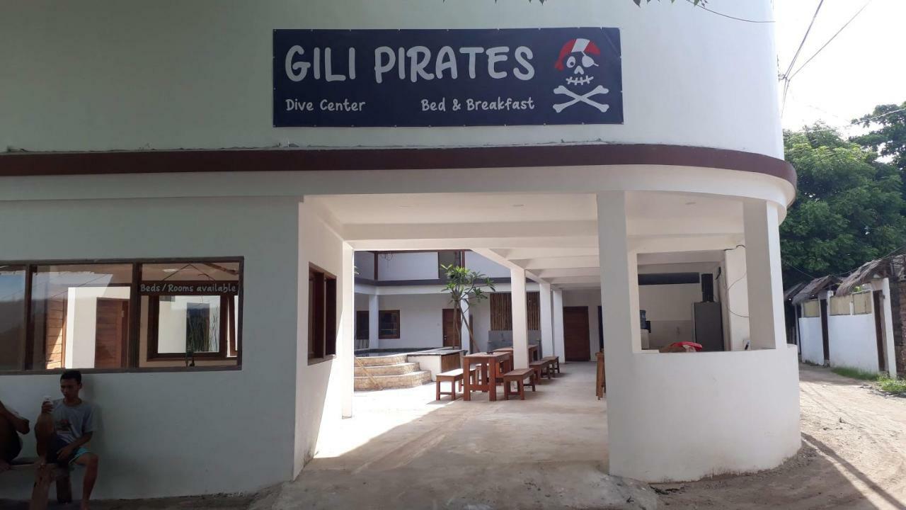 Gili Pirates Dive & Bnb Gili Trawangan Exterior photo