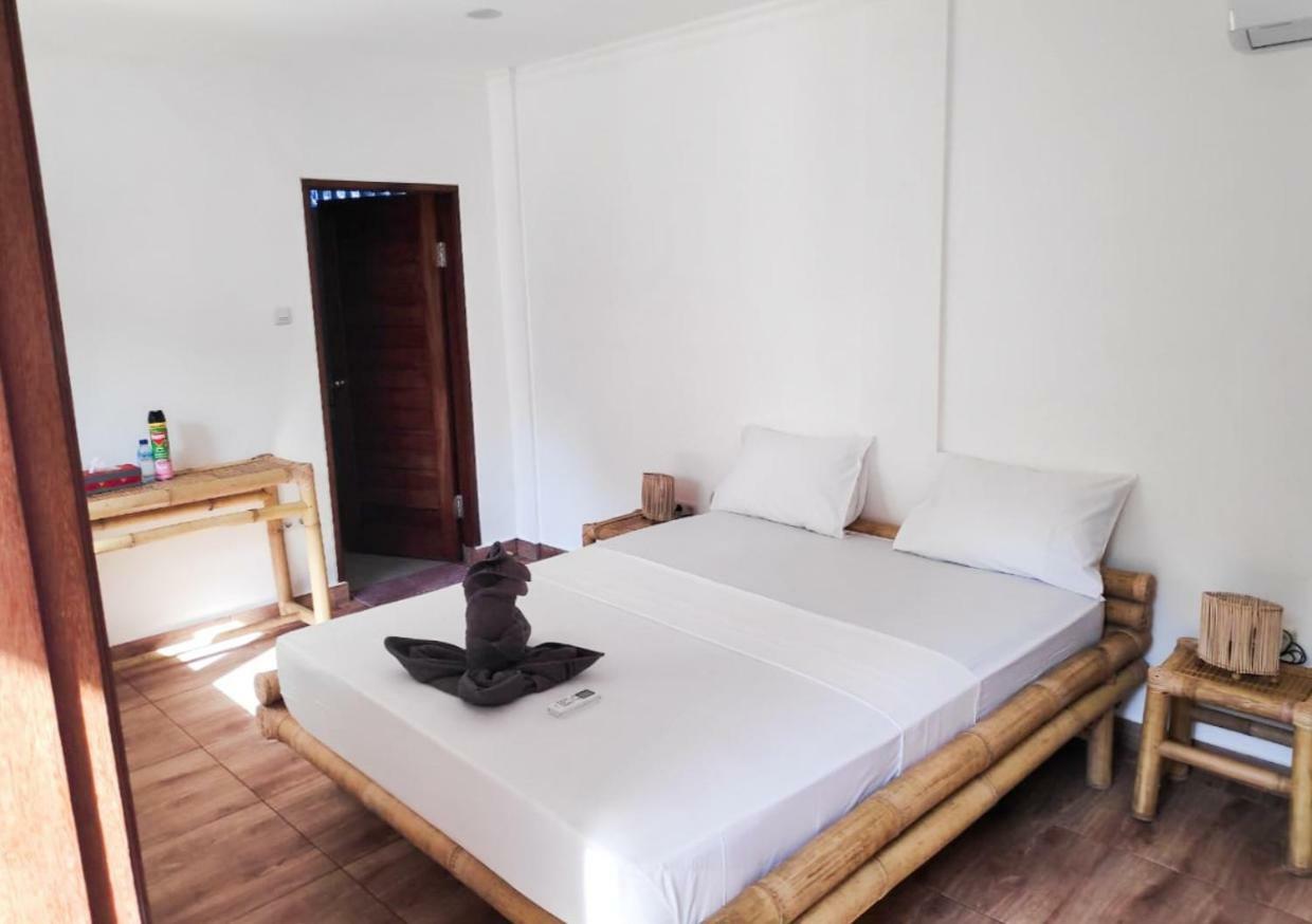 Gili Pirates Dive & Bnb Gili Trawangan Exterior photo